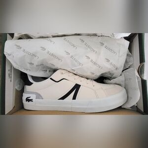 Brand New Lacoste Men's Leather Off White Navy Sneakers Retails $110+